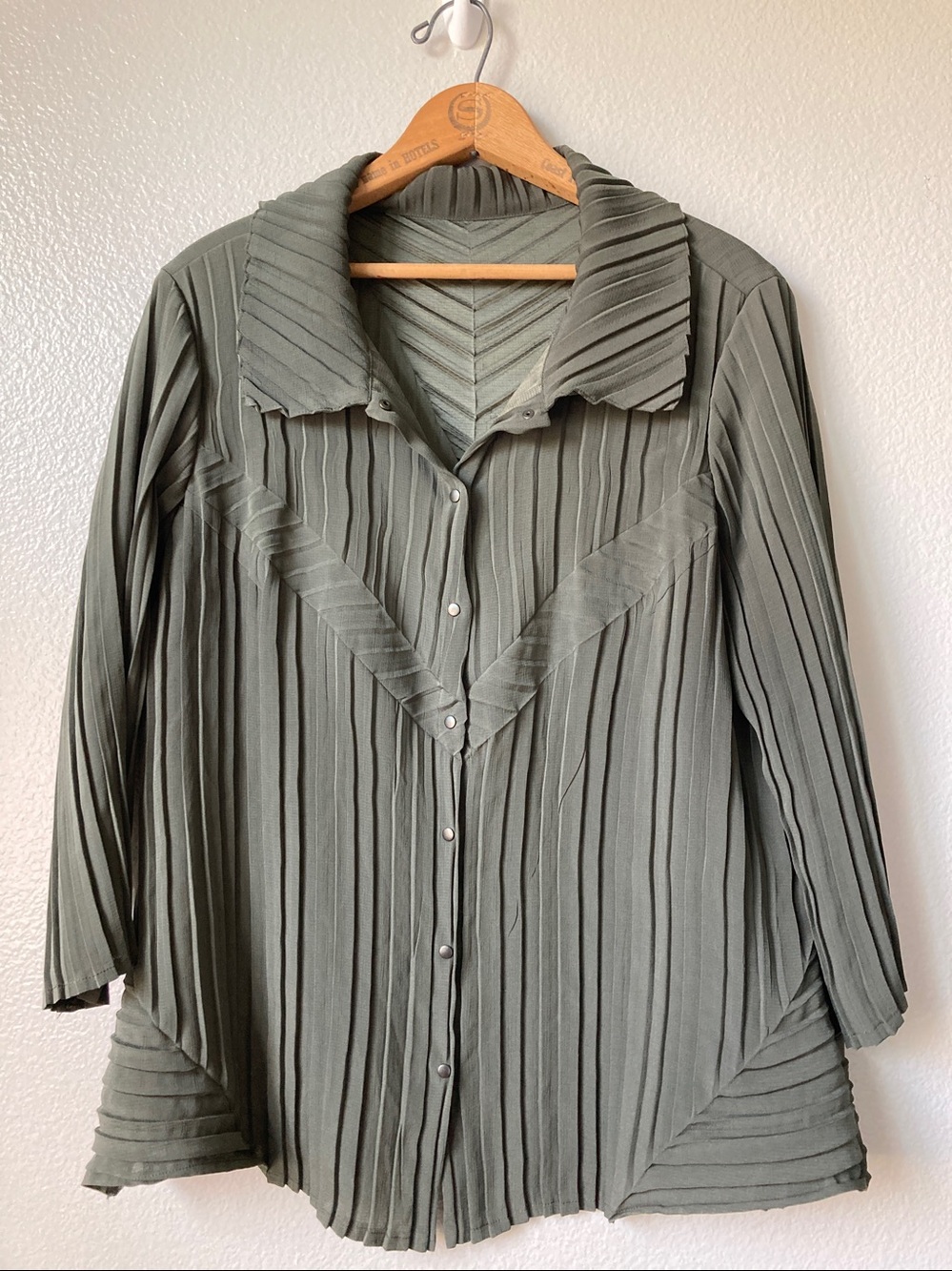 Babette San Francisco Micro pleated Plisse snap front Top Origami Crinkle Blouse